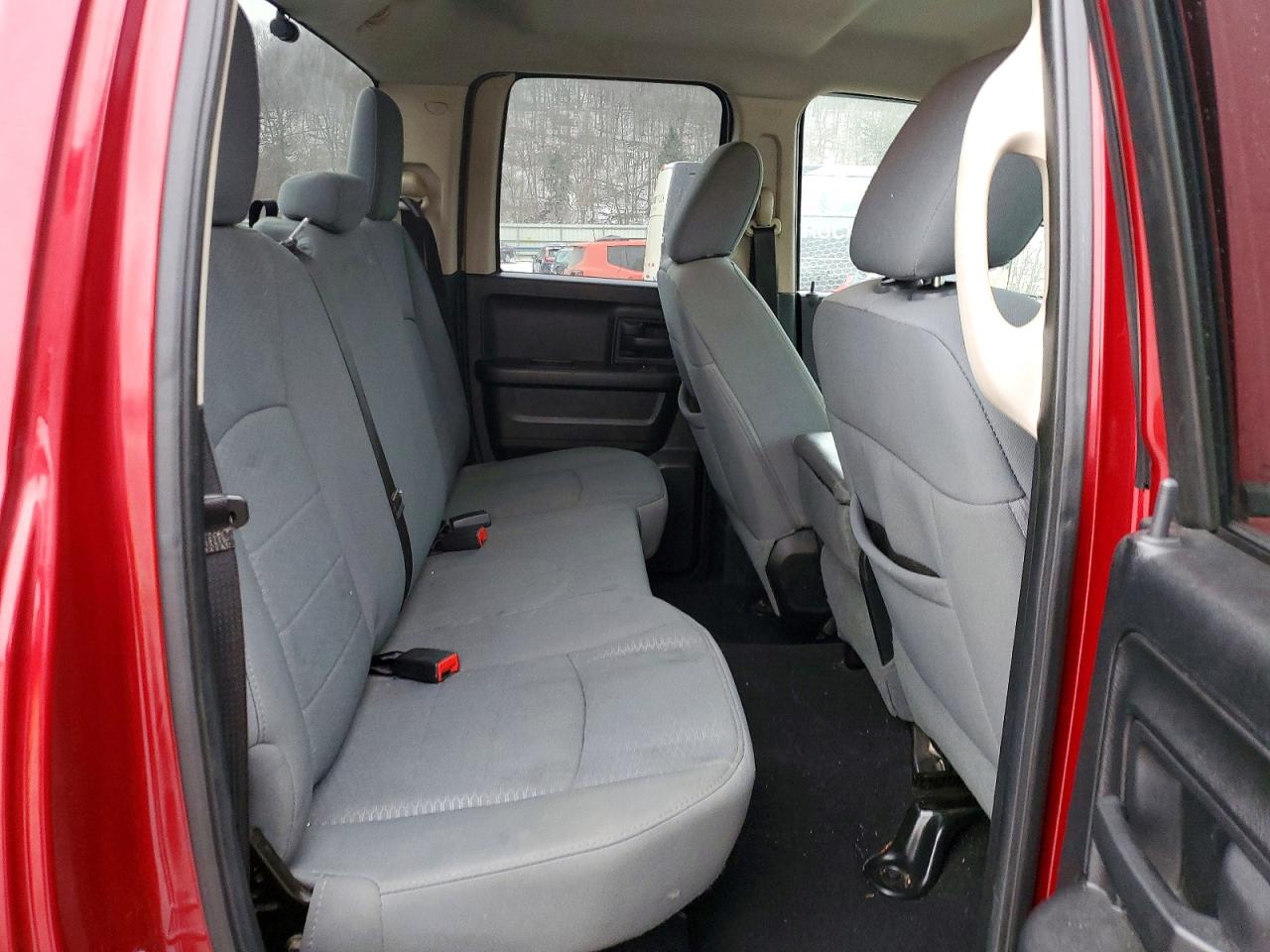 2014 RAM 1500 ST photo 10