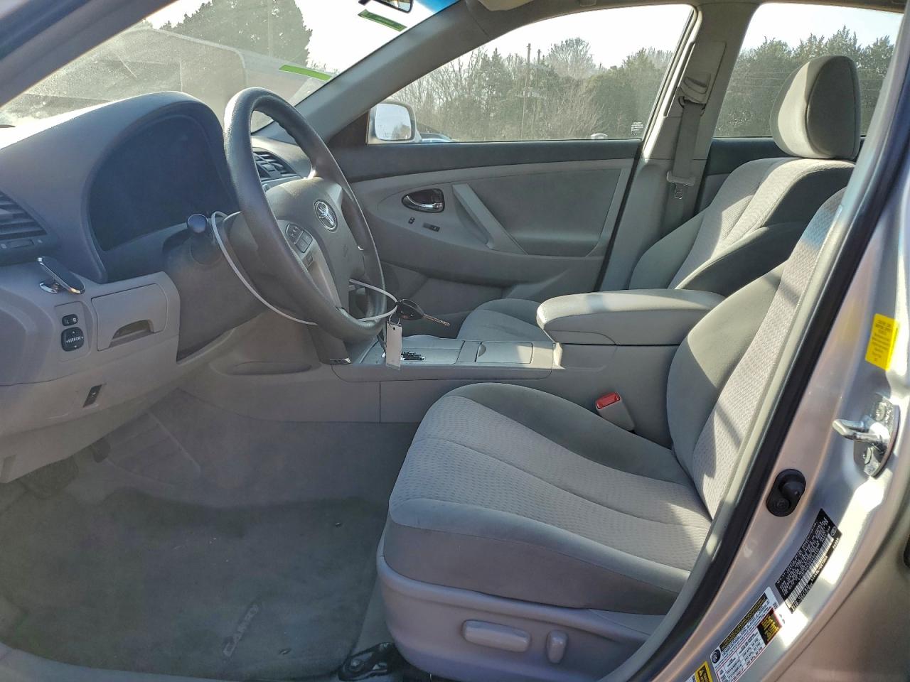2011 TOYOTA CAMRY BASE photo 13