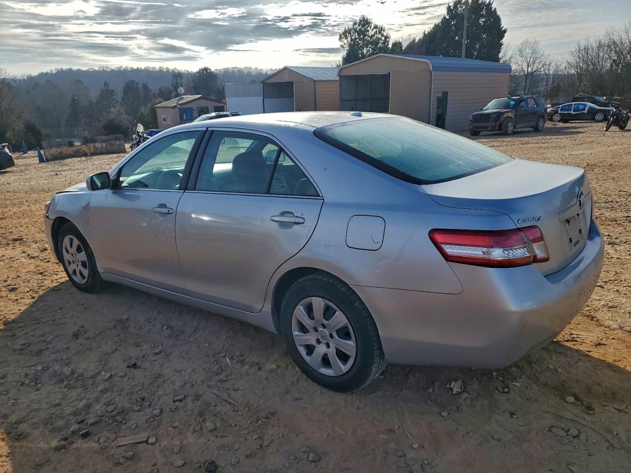 2011 TOYOTA CAMRY BASE photo 3