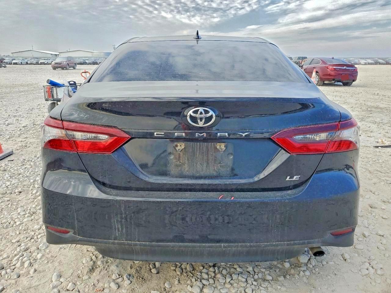 2023 TOYOTA CAMRY LE photo 11