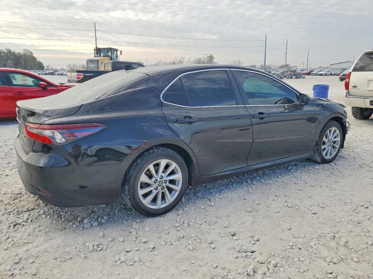 2023 TOYOTA CAMRY LE photo 5