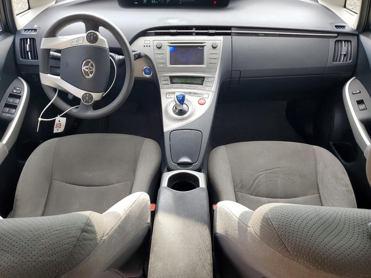 2015 TOYOTA PRIUS photo 8