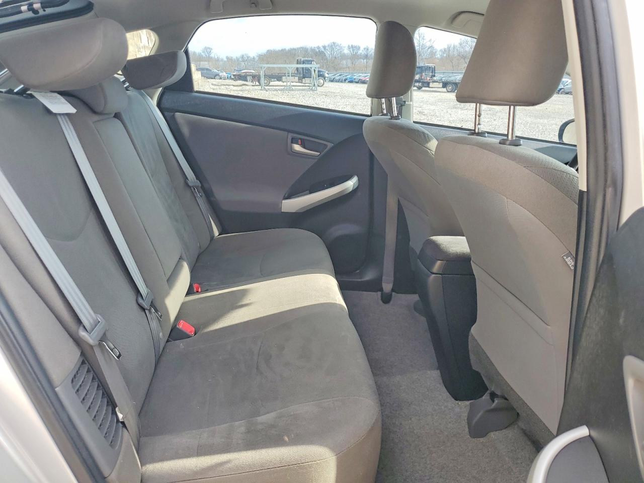 2015 TOYOTA PRIUS photo 10