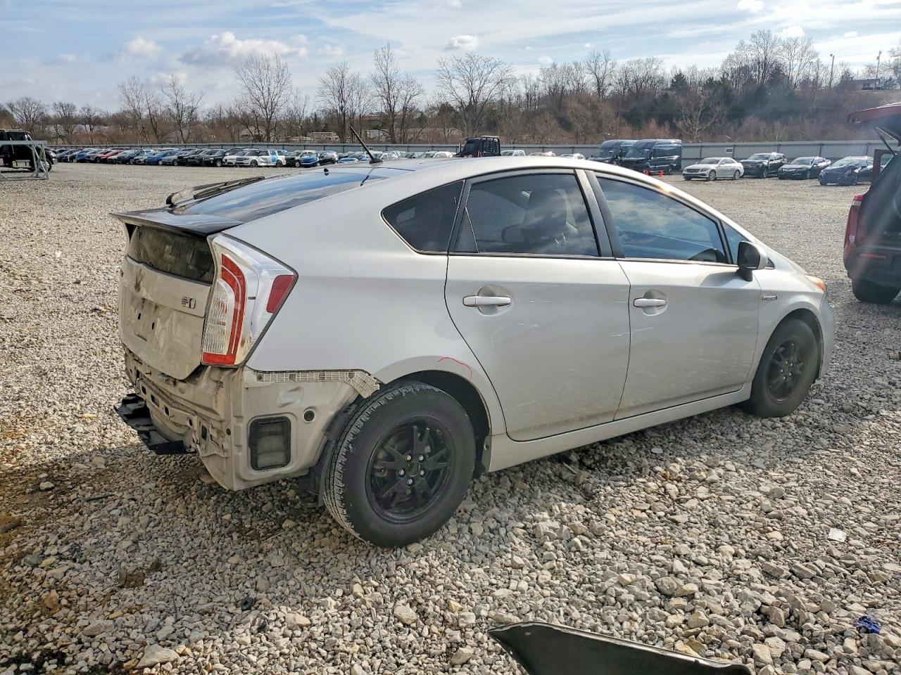 2015 TOYOTA PRIUS photo 3