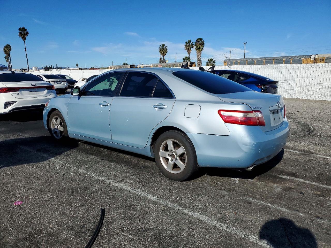 2008 TOYOTA CAMRY LE photo 2