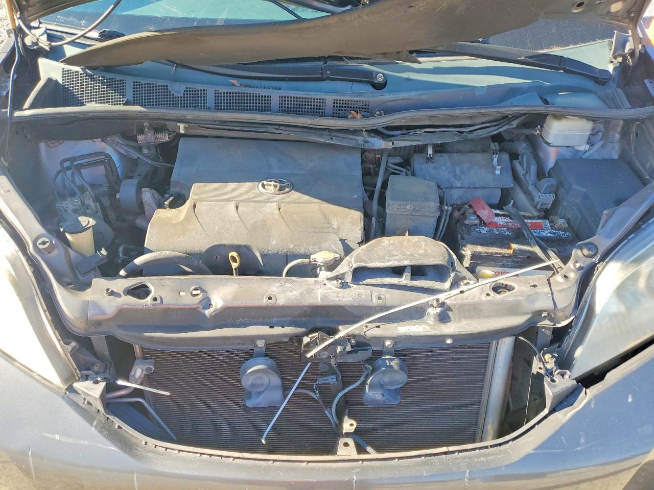 2013 TOYOTA SIENNA LE photo 11