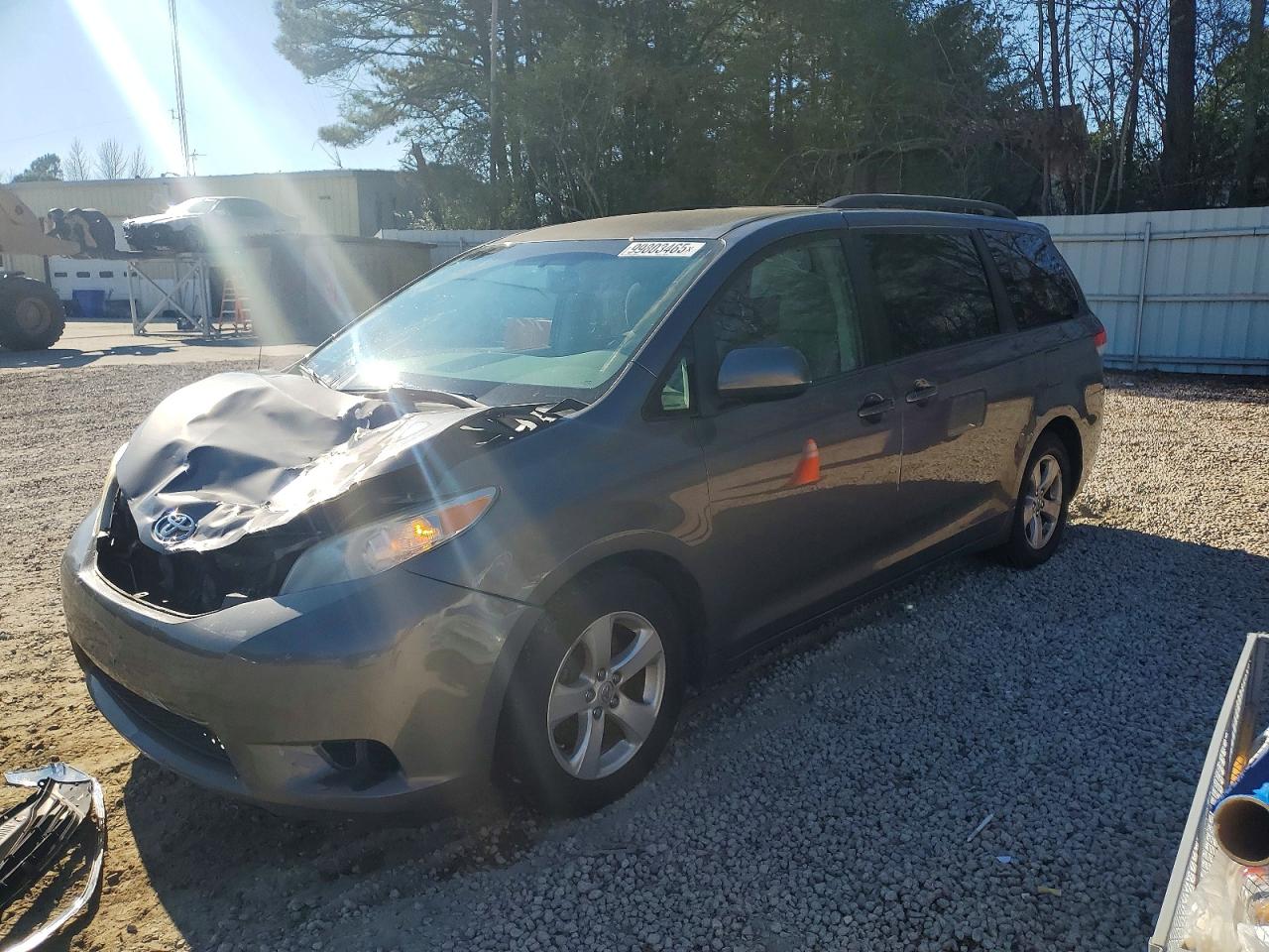 2013 TOYOTA SIENNA