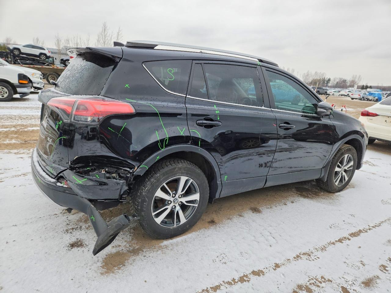 2016 TOYOTA RAV4 XLE photo 3