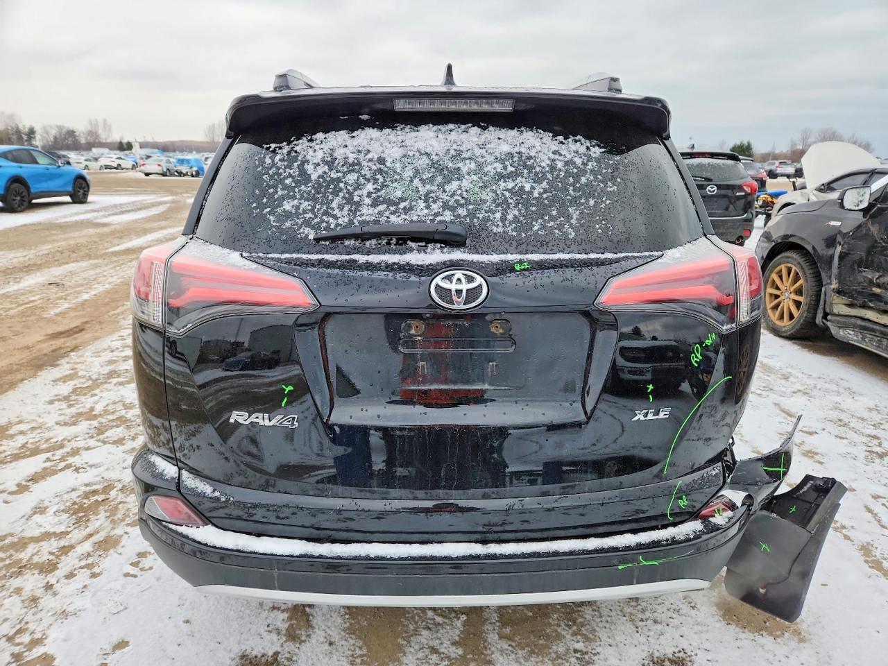 2016 TOYOTA RAV4 XLE photo 6
