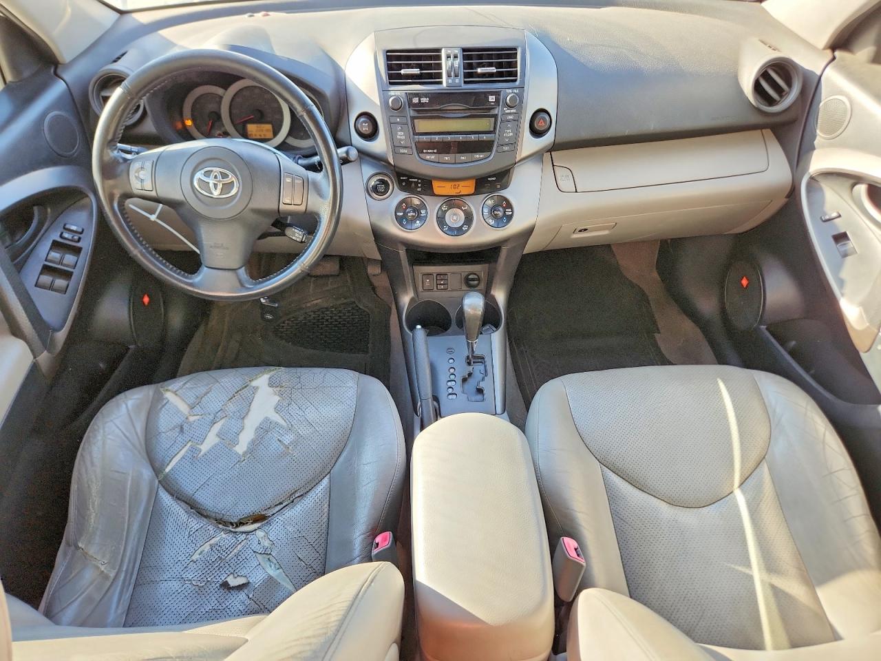 2010 TOYOTA RAV4 photo 8