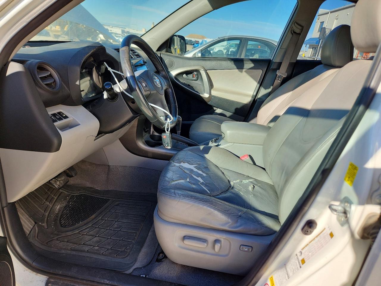 2010 TOYOTA RAV4 photo 7
