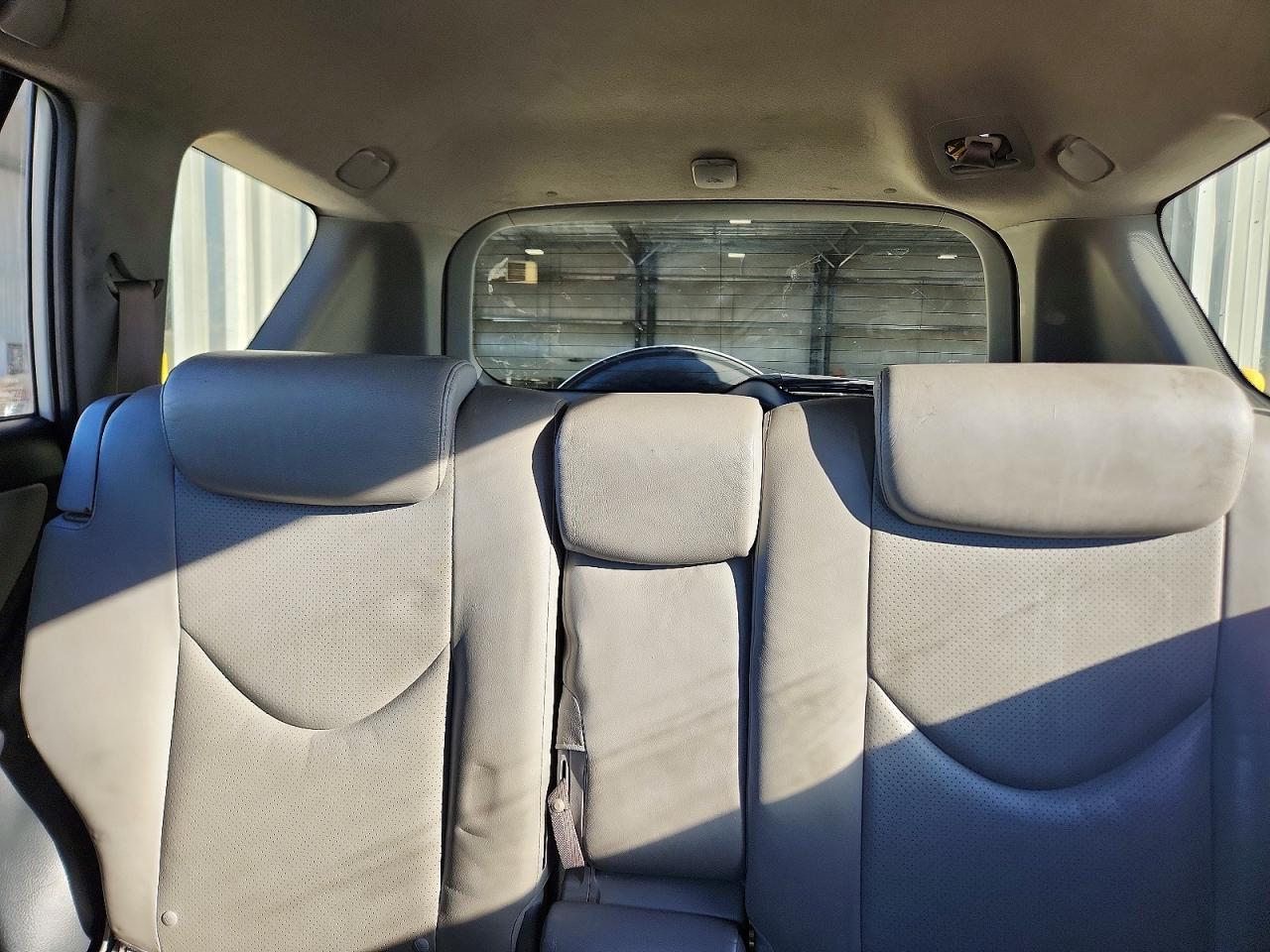 2010 TOYOTA RAV4 photo 10