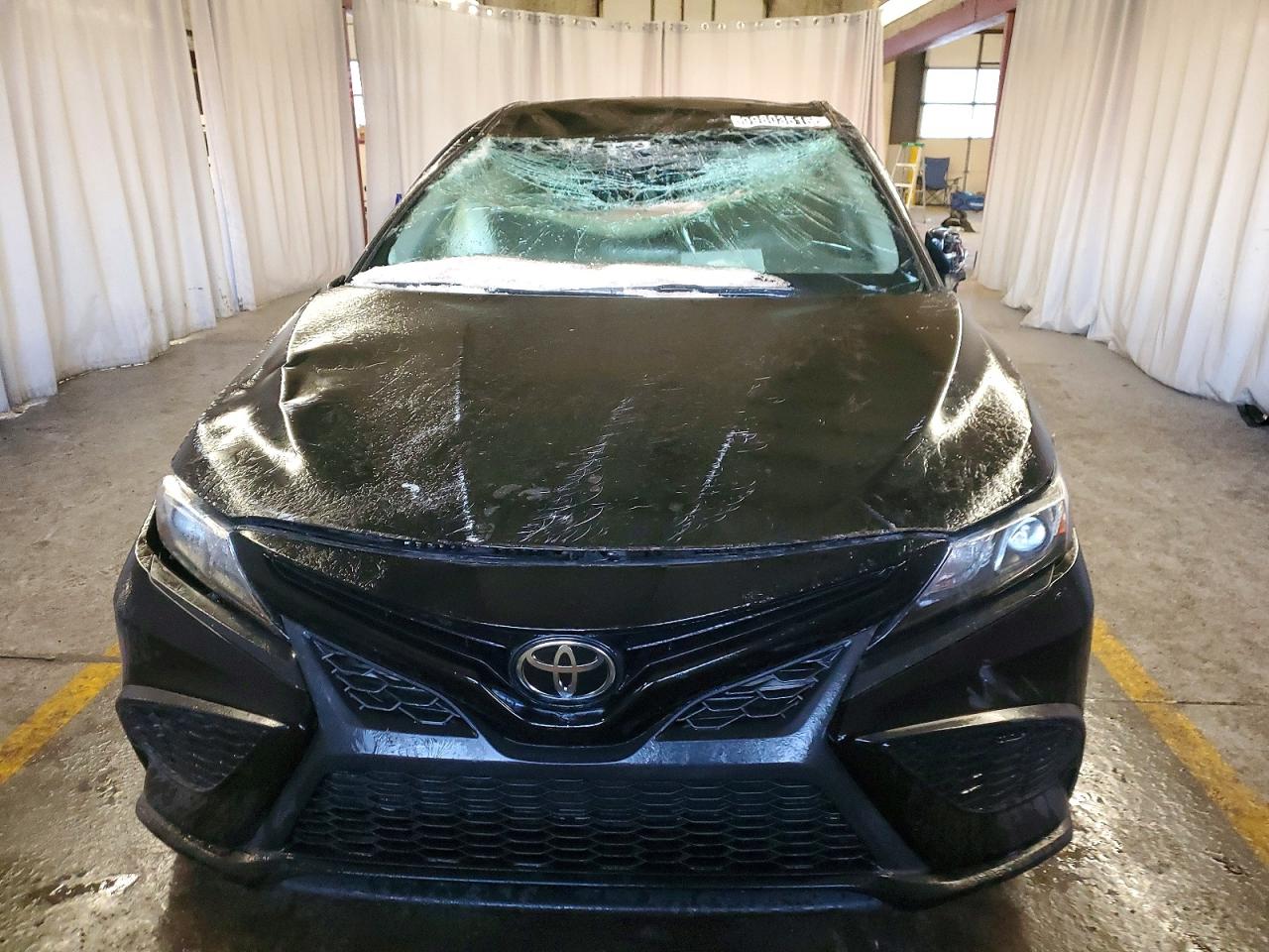 2022 TOYOTA CAMRY SE photo 5
