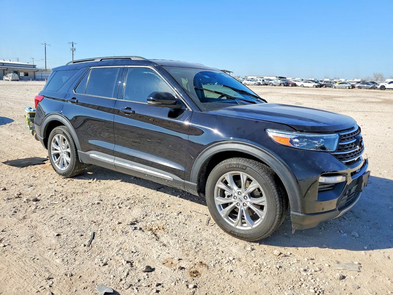 2024 FORD EXPLORER XLT photo 4