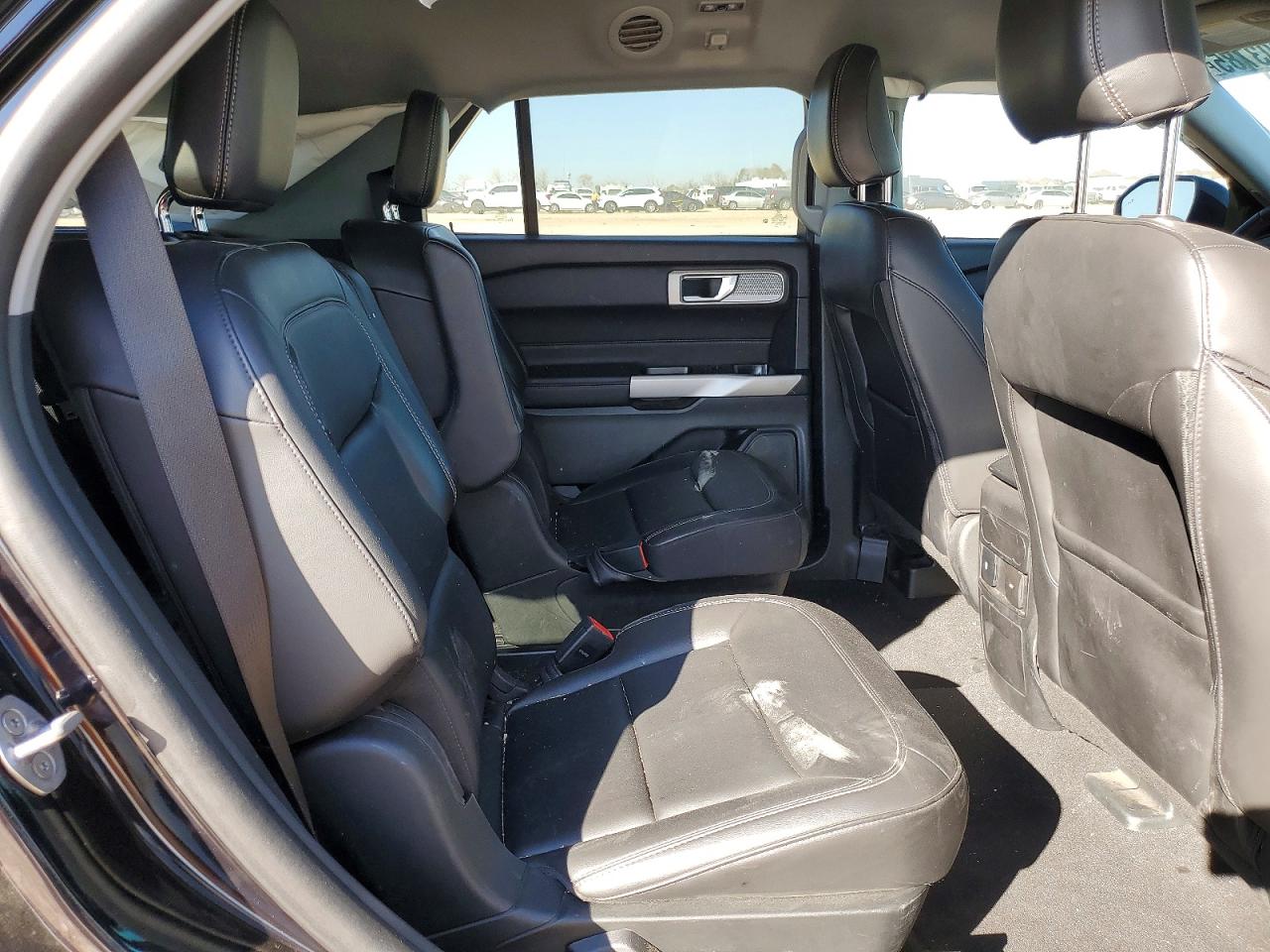2024 FORD EXPLORER XLT photo 10