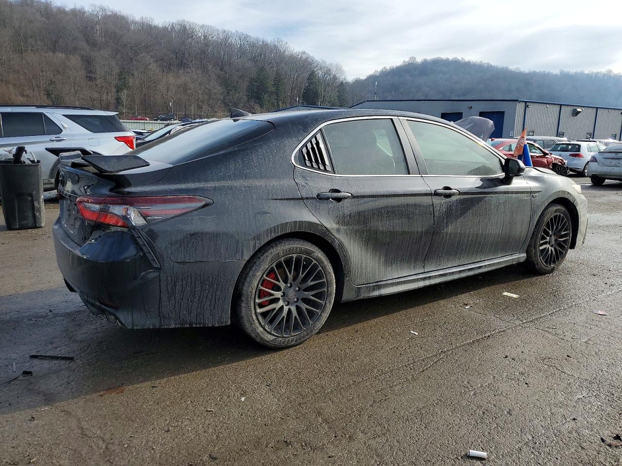 2022 TOYOTA CAMRY SE photo 3