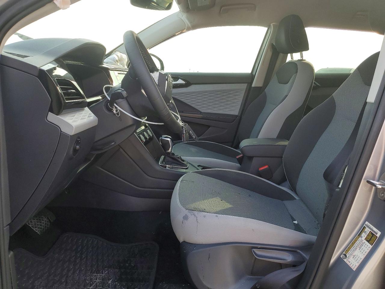 2024 VOLKSWAGEN TAOS S photo 7
