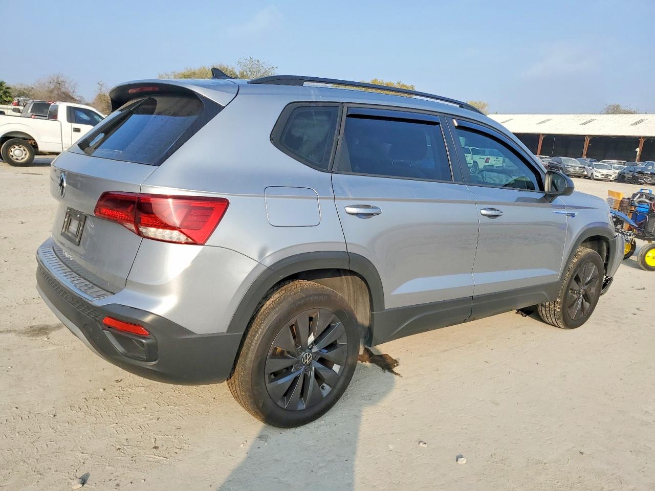 2024 VOLKSWAGEN TAOS S photo 3