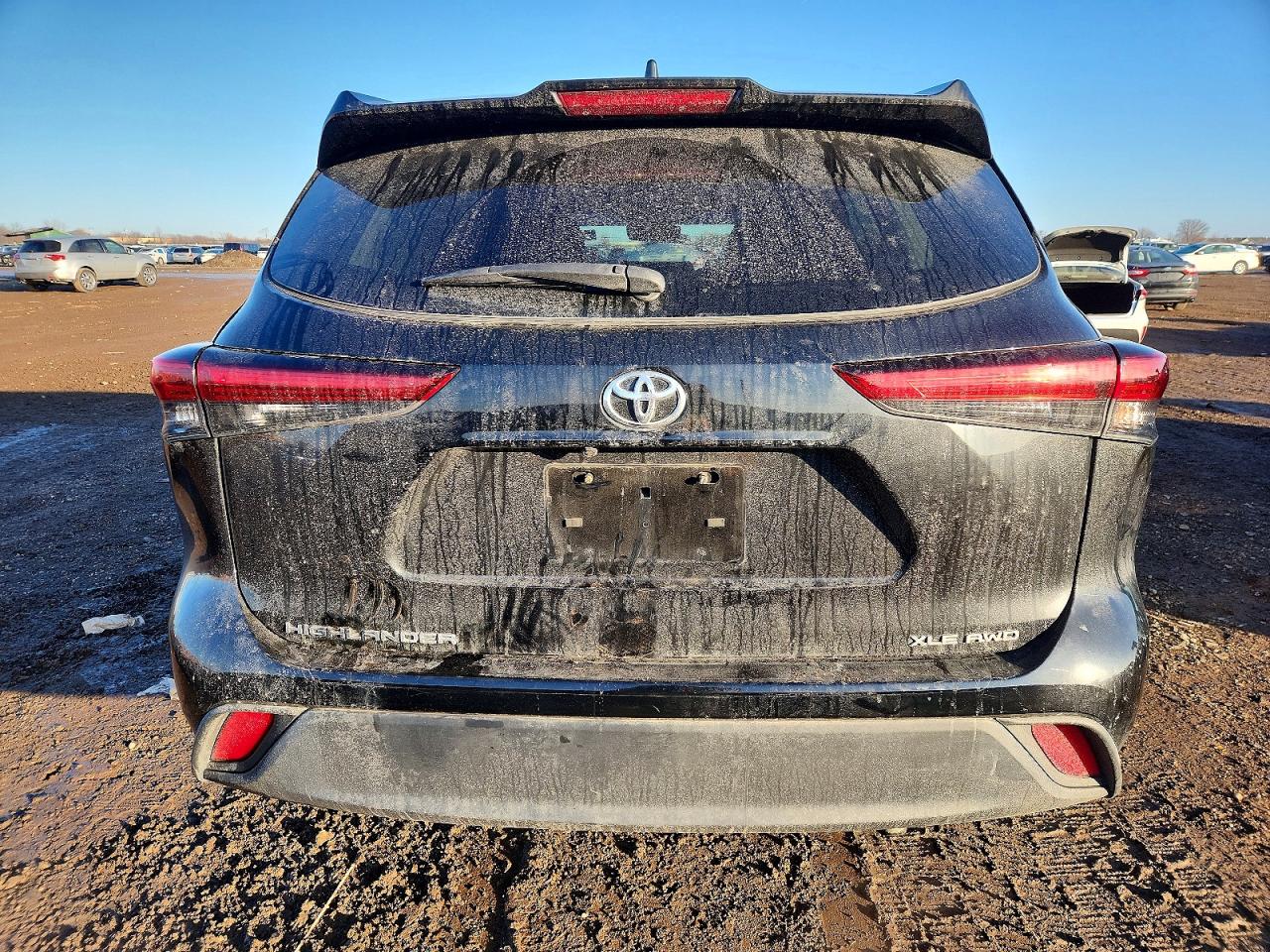 2022 TOYOTA HIGHLANDER XLE photo 6