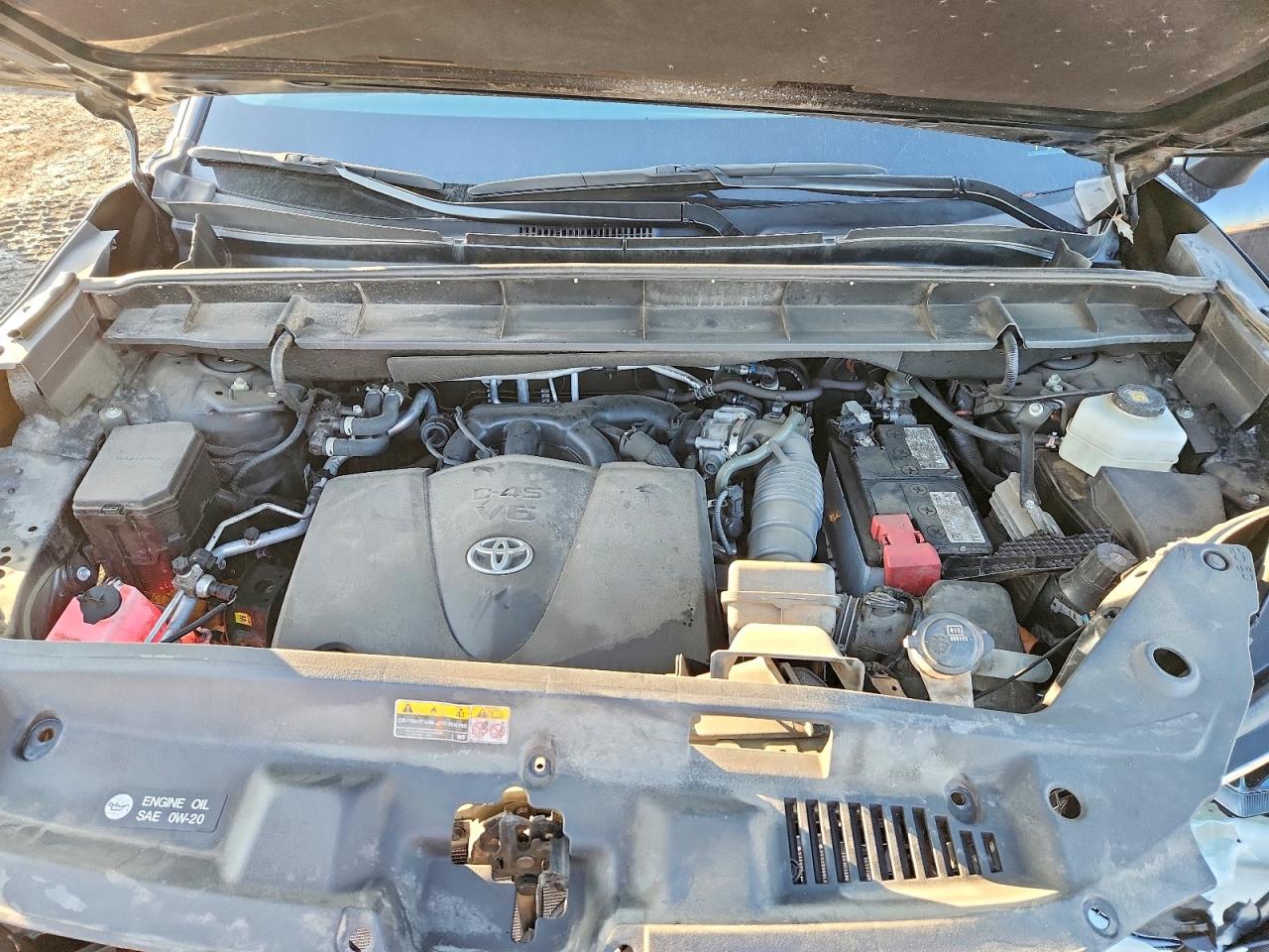 2022 TOYOTA HIGHLANDER XLE photo 12