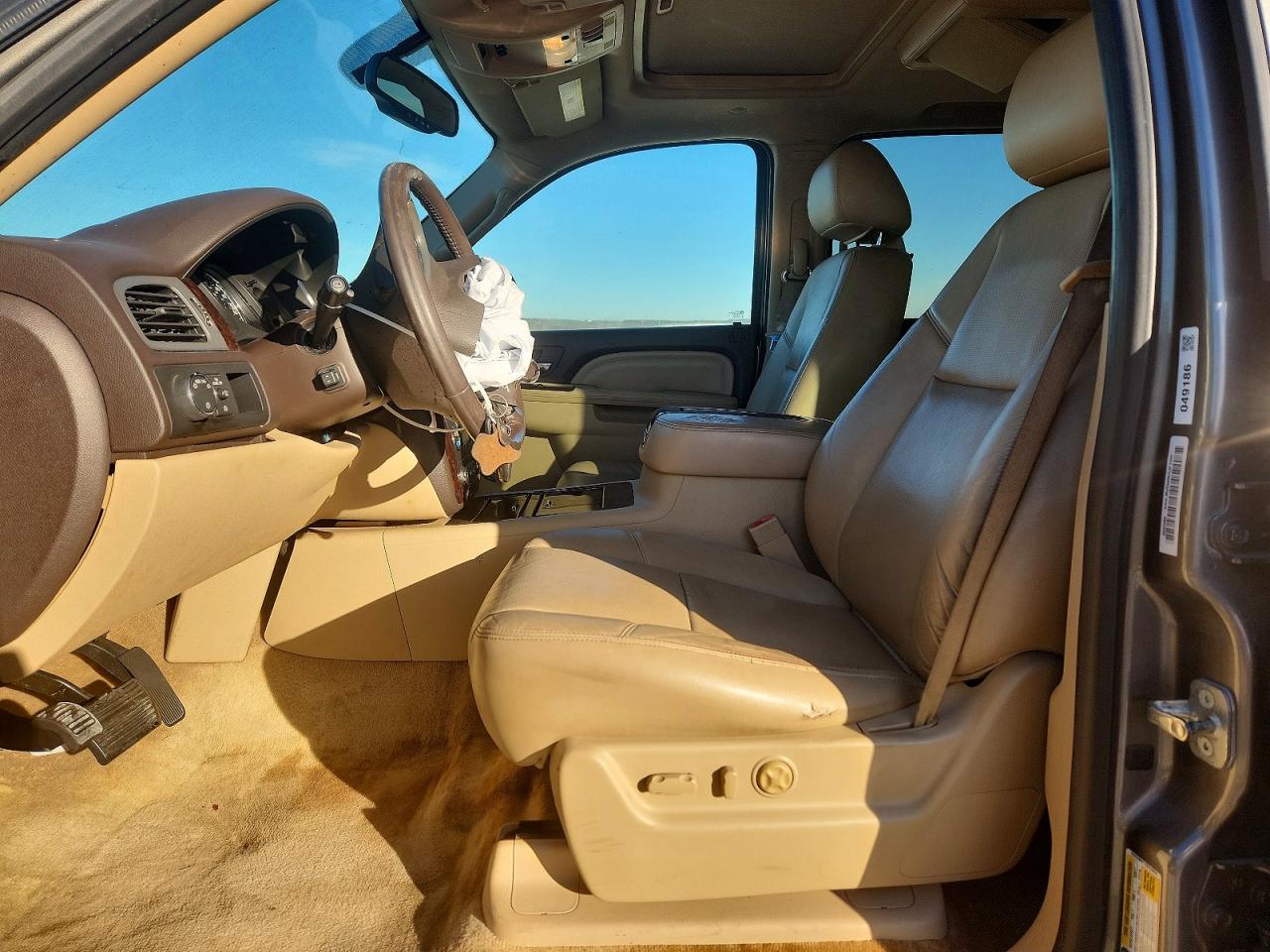 2012 GMC YUKON XL DENALI photo 13