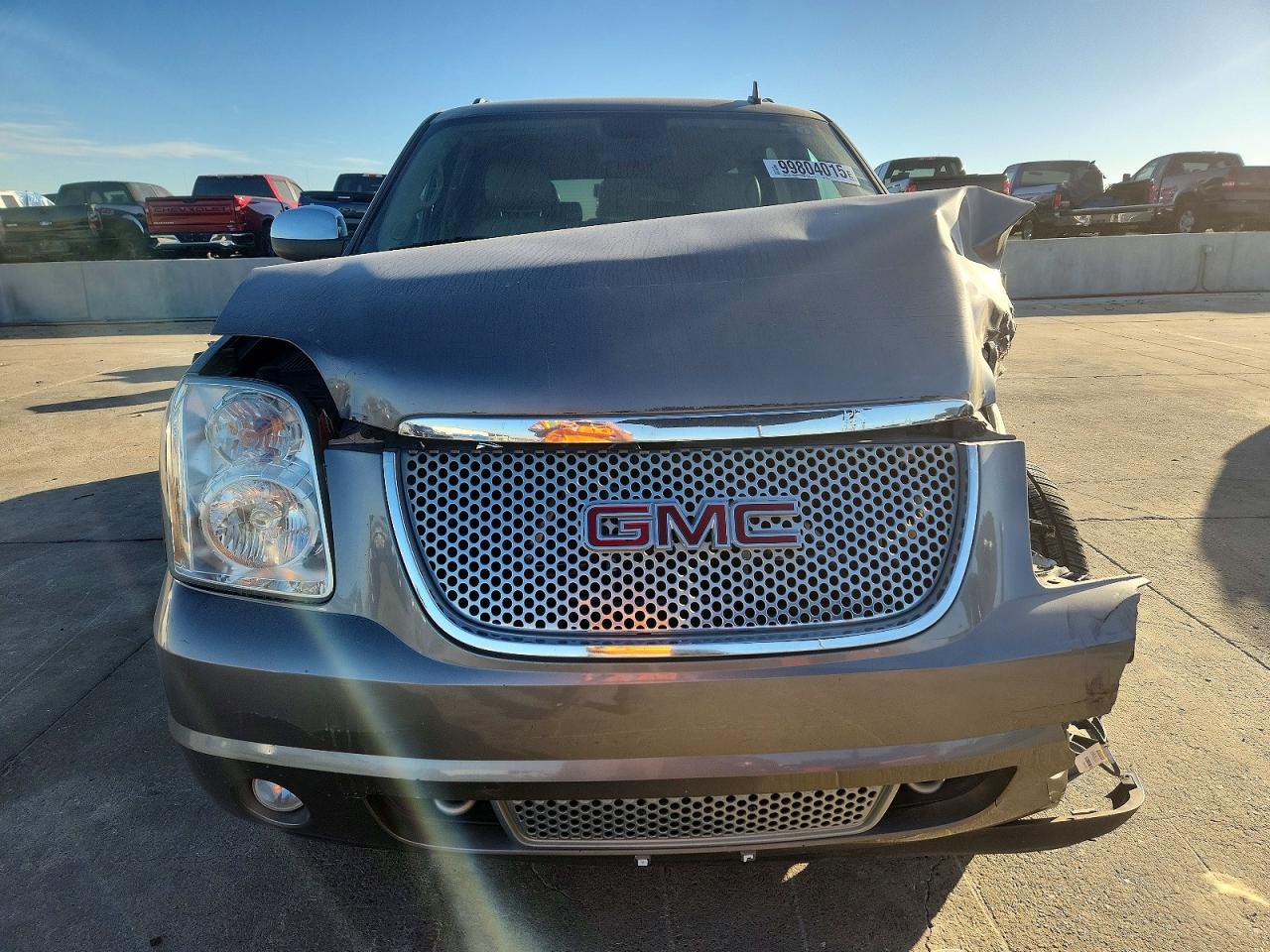 2012 GMC YUKON XL DENALI photo 9