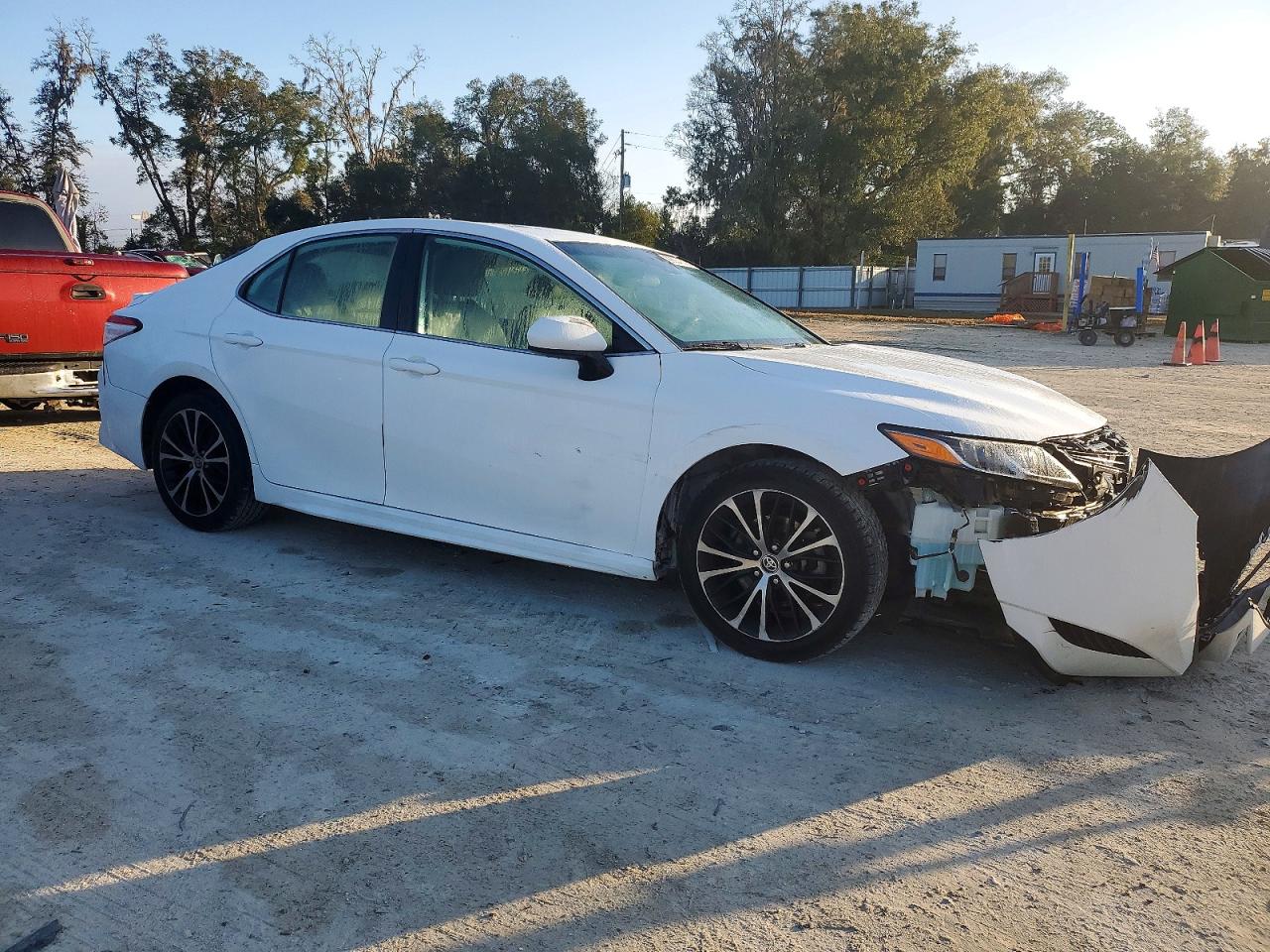 2020 TOYOTA CAMRY SE photo 4