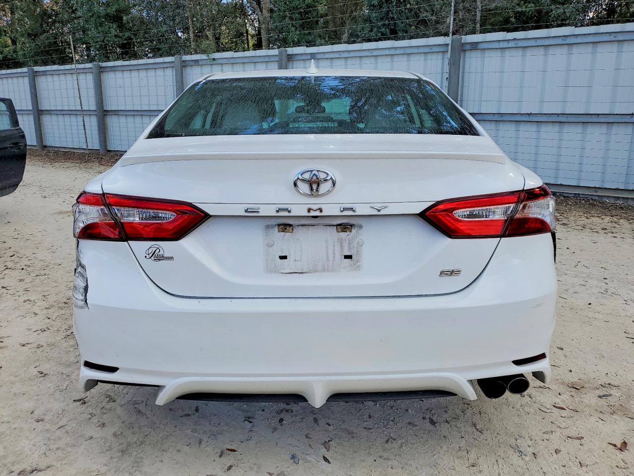 2020 TOYOTA CAMRY SE photo 6