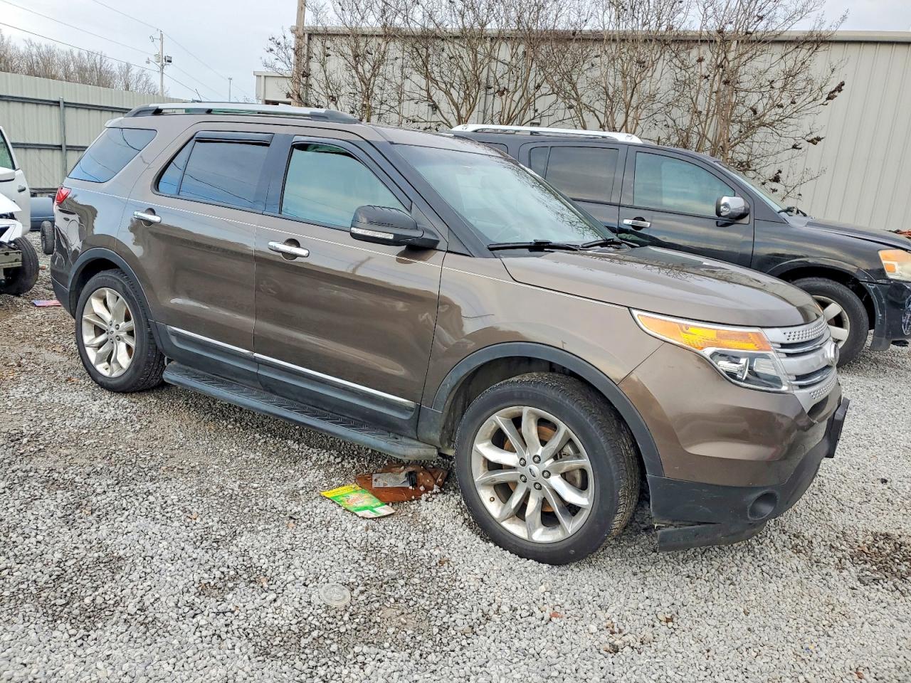2015 FORD EXPLORER XLT photo 4