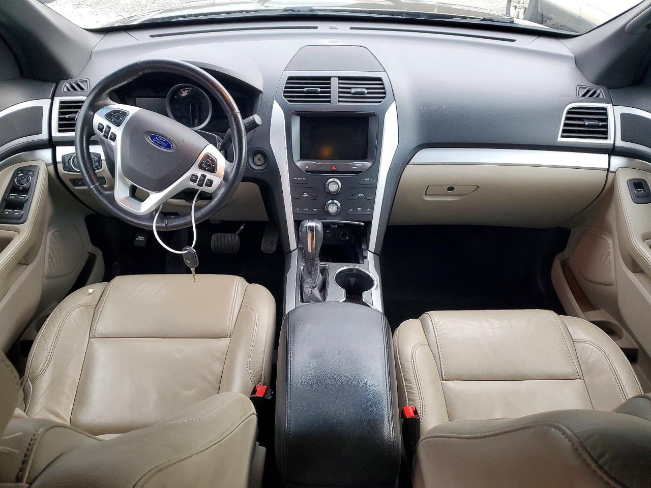 2015 FORD EXPLORER XLT photo 8