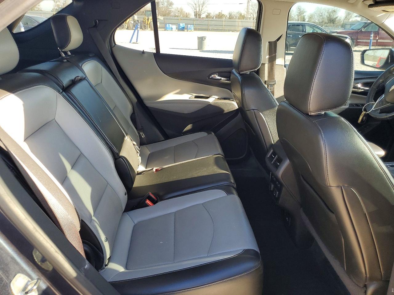 2018 CHEVROLET EQUINOX PREMIER photo 11