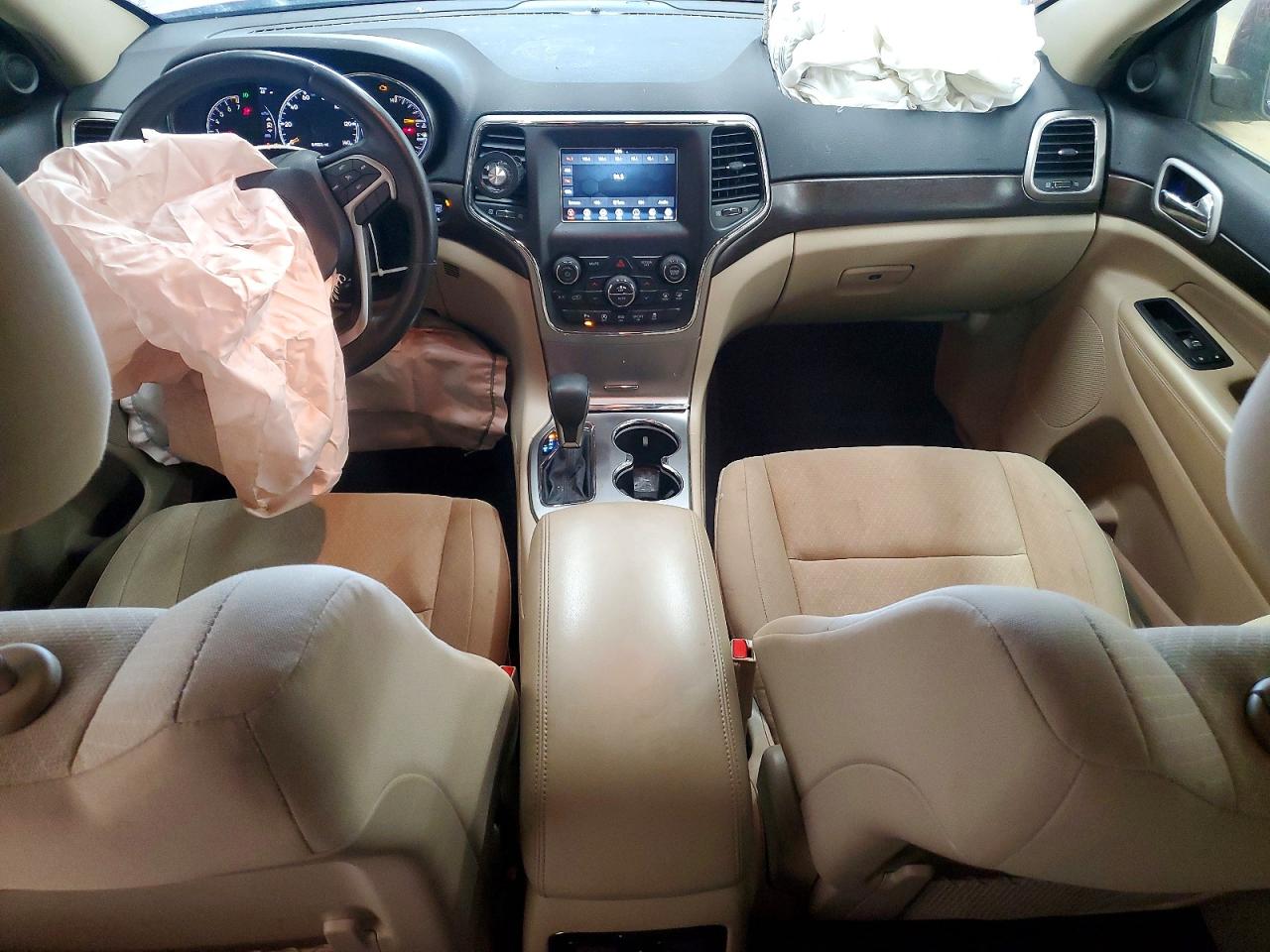 2018 JEEP GRAND CHEROKEE LAREDO photo 8