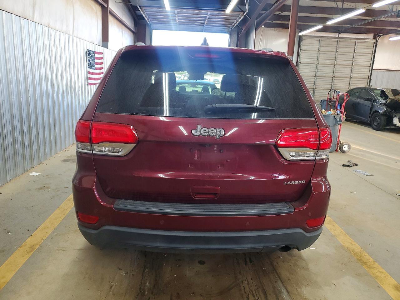 2018 JEEP GRAND CHEROKEE LAREDO photo 6