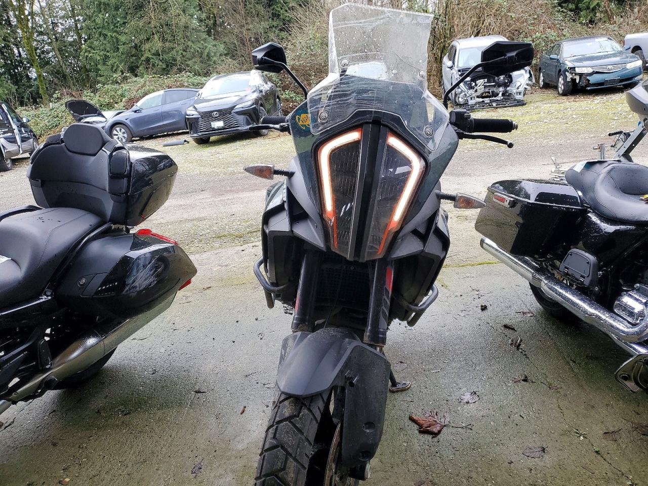 2019 KTM 1290 SUPER ADVENTURE S photo 2