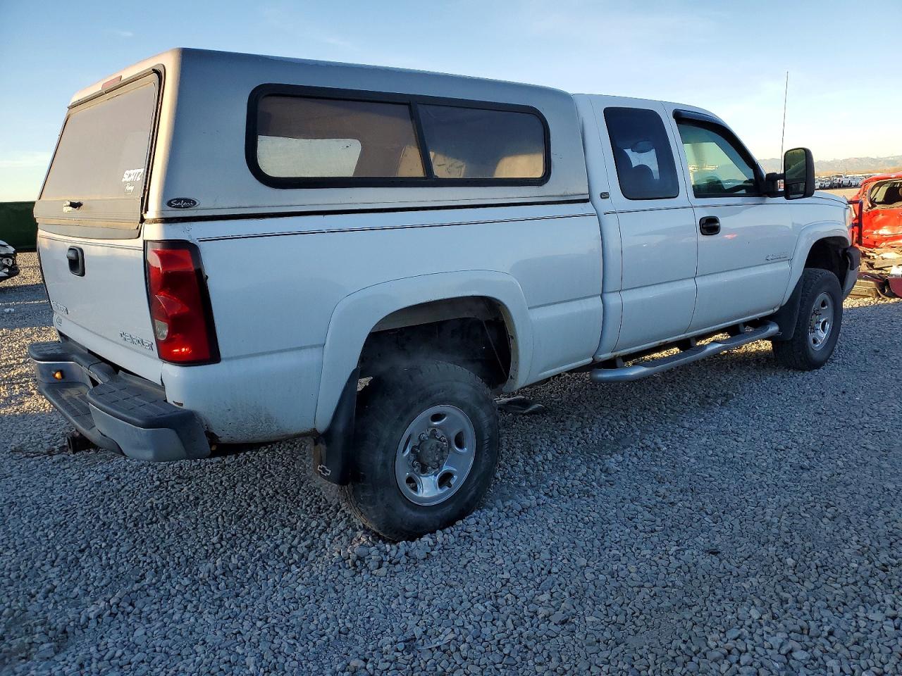 2004 CHEVROLET SILVERADO K2500 HEAVY DUTY photo 3