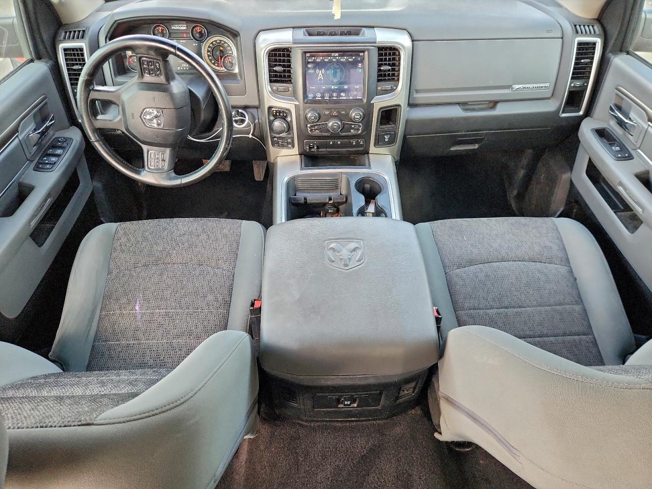 2018 RAM 1500 SLT photo 8