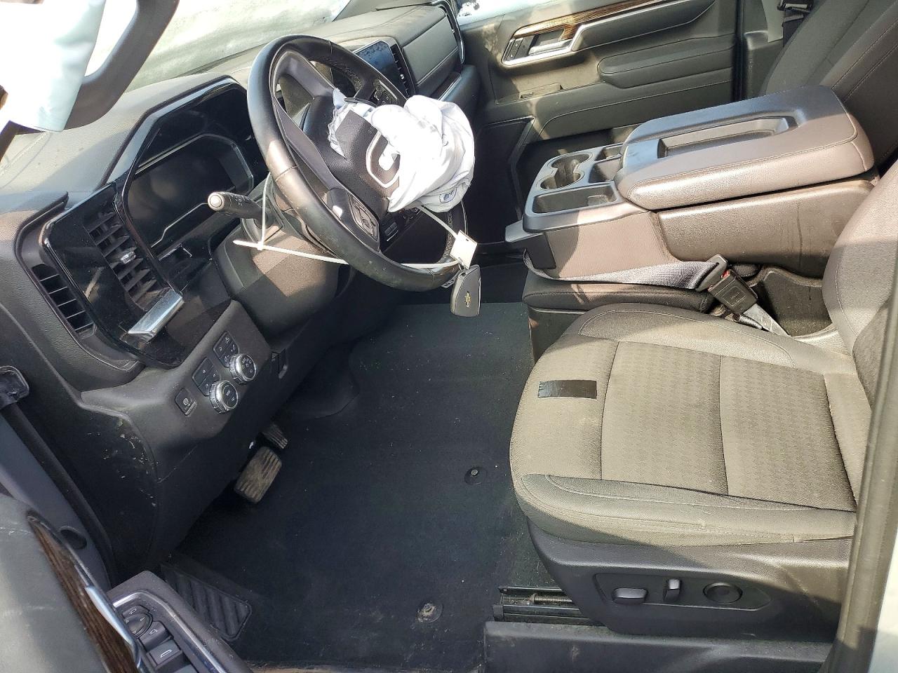 2025 GMC SIERRA K2500 SLE photo 13
