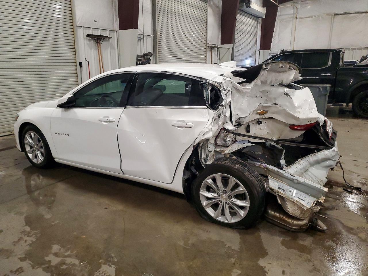 2024 CHEVROLET MALIBU LT photo 2