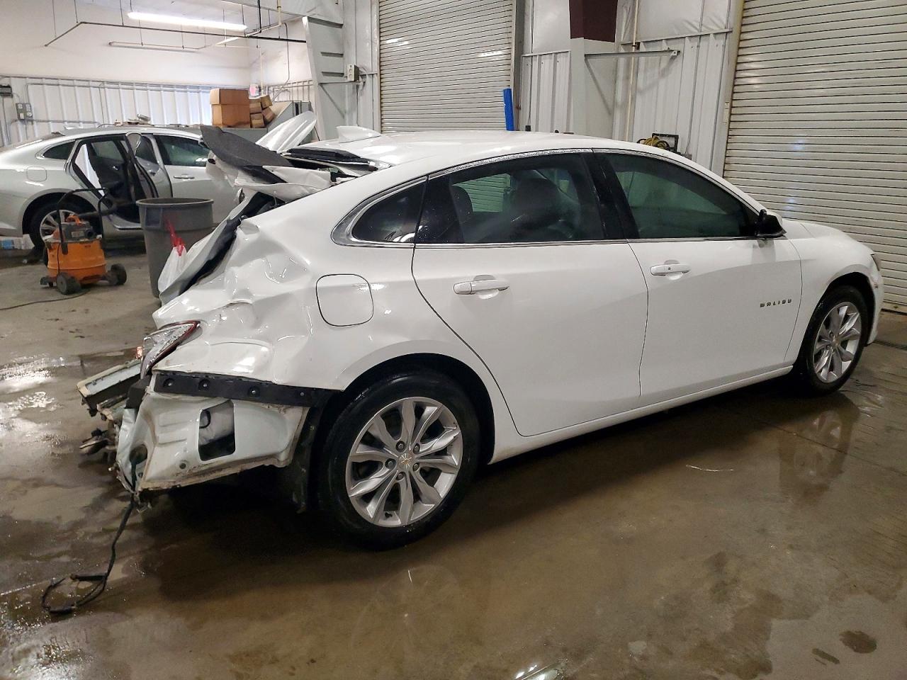 2024 CHEVROLET MALIBU LT photo 3