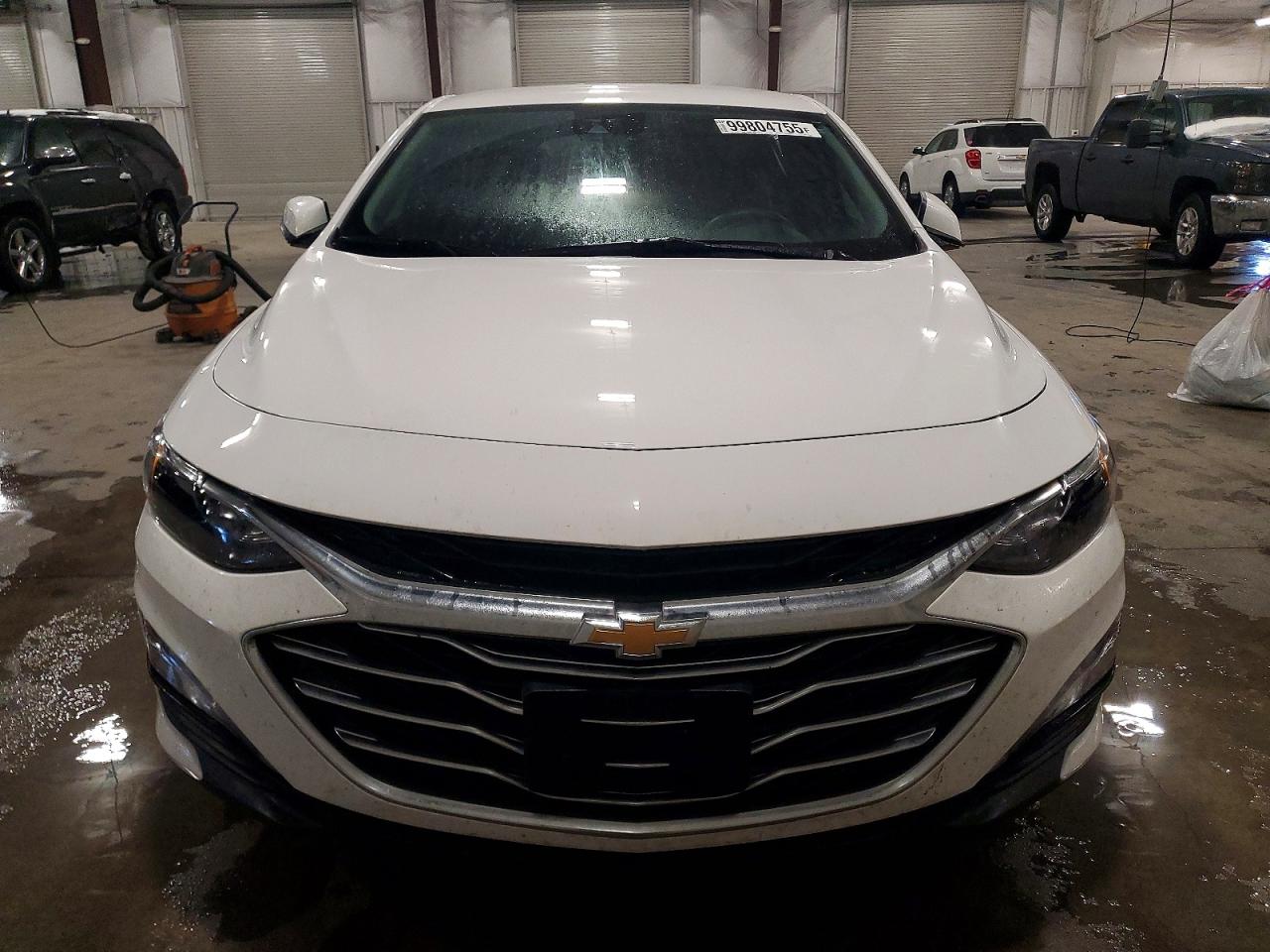 2024 CHEVROLET MALIBU LT photo 5