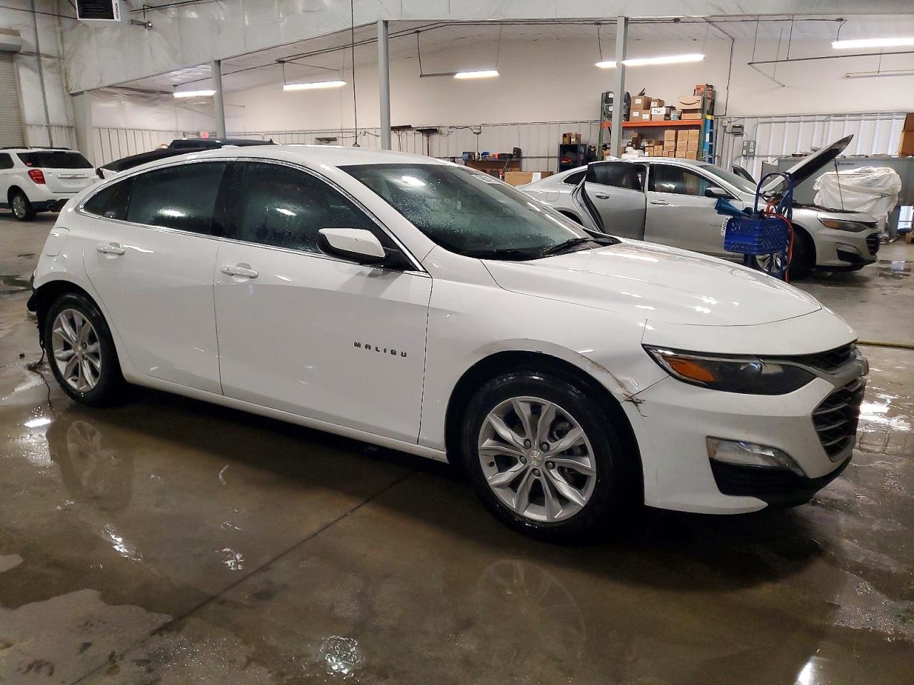 2024 CHEVROLET MALIBU LT photo 4