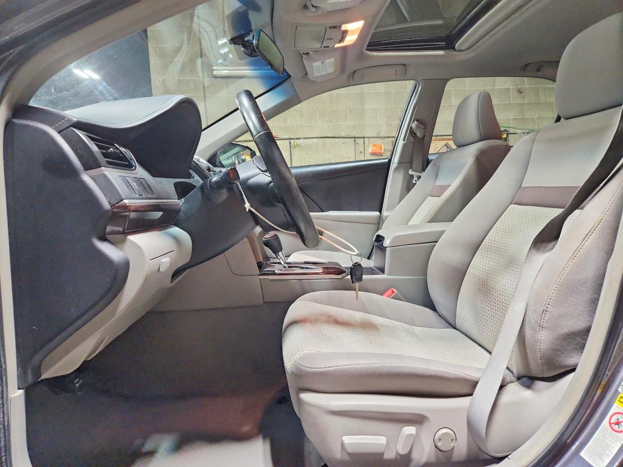 2014 TOYOTA CAMRY L photo 7