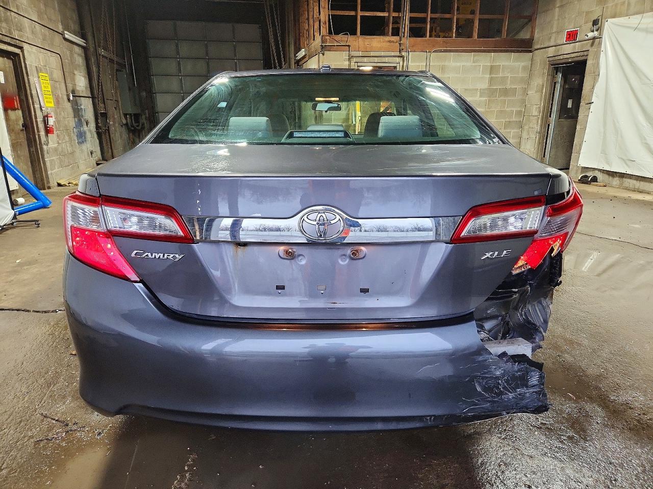 2014 TOYOTA CAMRY L photo 6