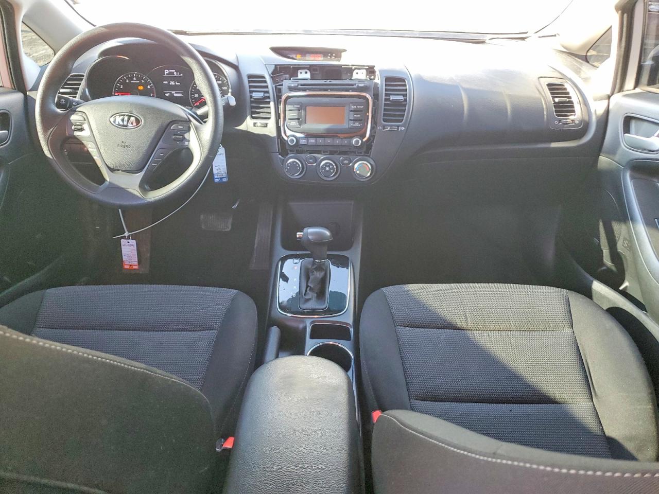 2017 KIA FORTE LX photo 8