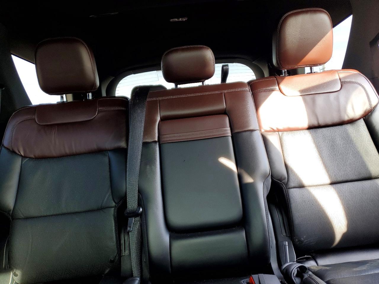 2021 FORD EXPLORER PLATINUM photo 19