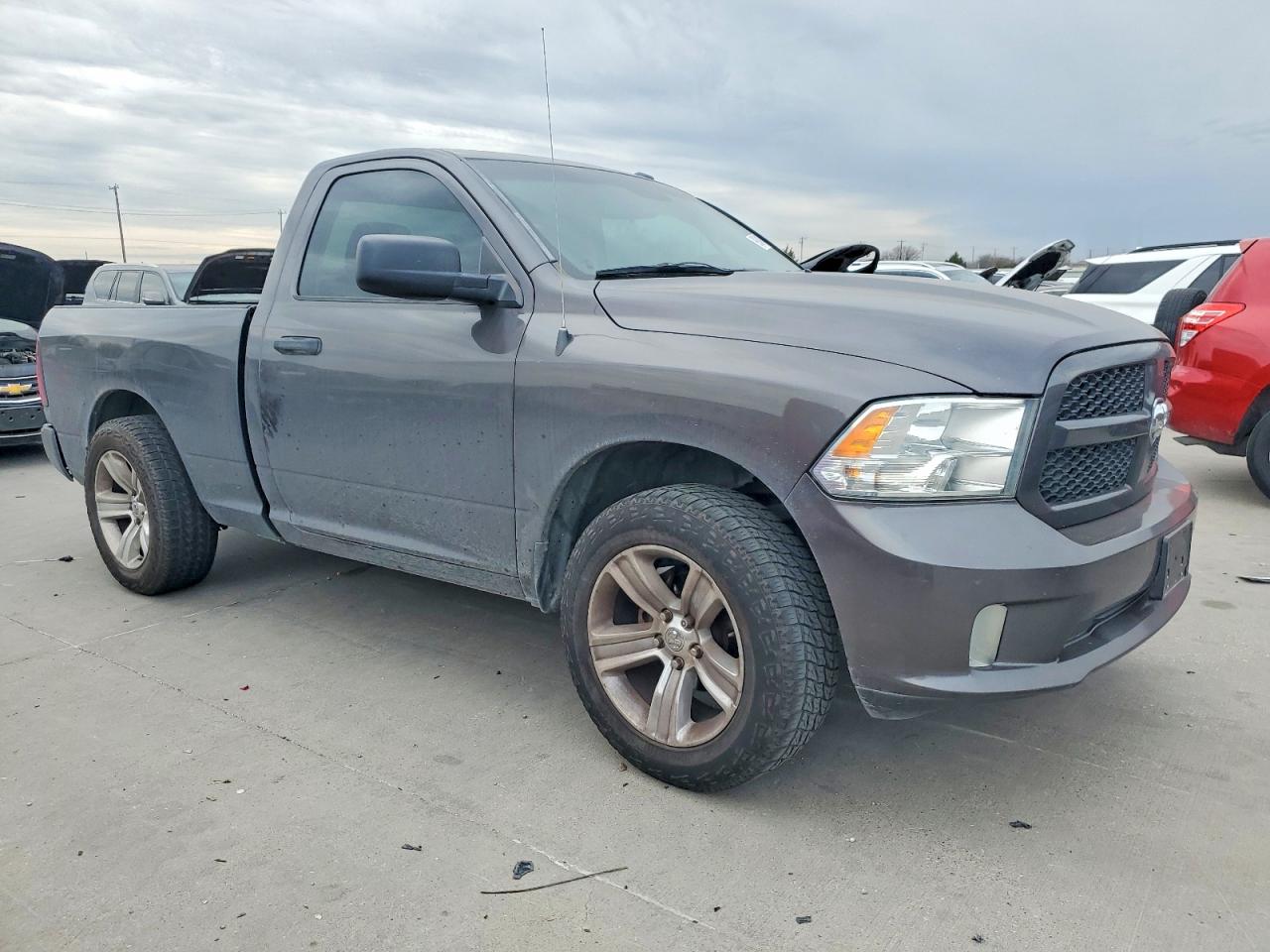 2014 RAM 1500 ST photo 7