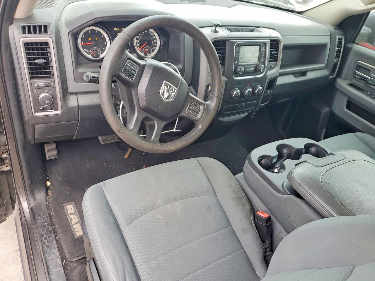 2014 RAM 1500 ST photo 15