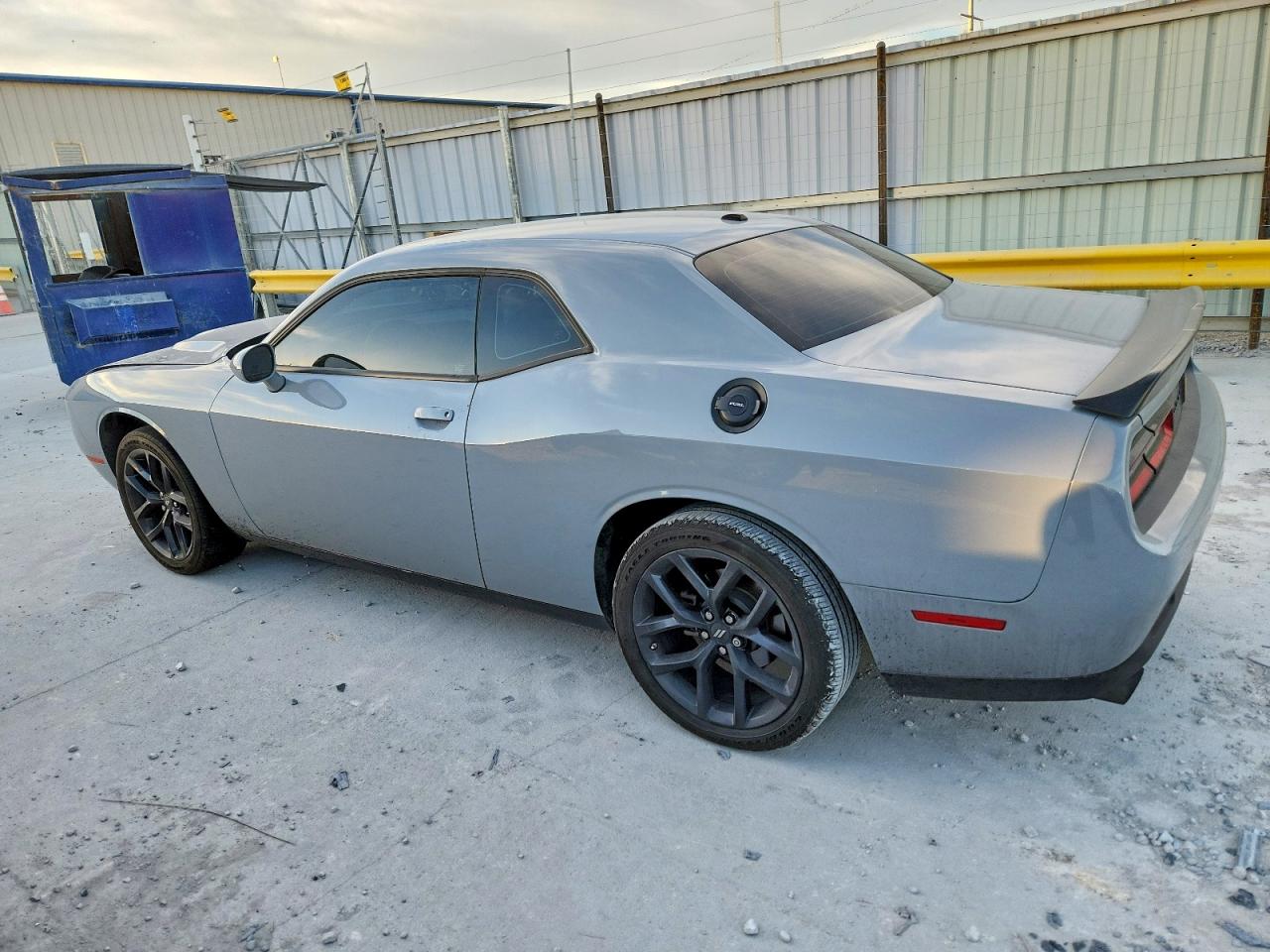2022 DODGE CHALLENGER SXT photo 4
