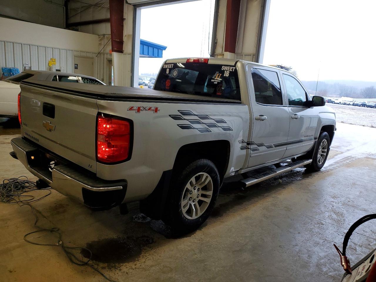 2017 CHEVROLET SILVERADO K1500 LT photo 3