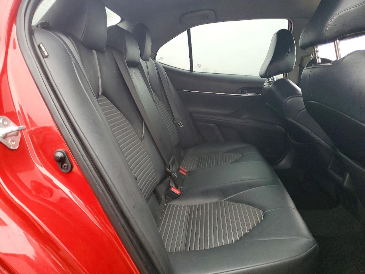 2021 TOYOTA CAMRY SE photo 10